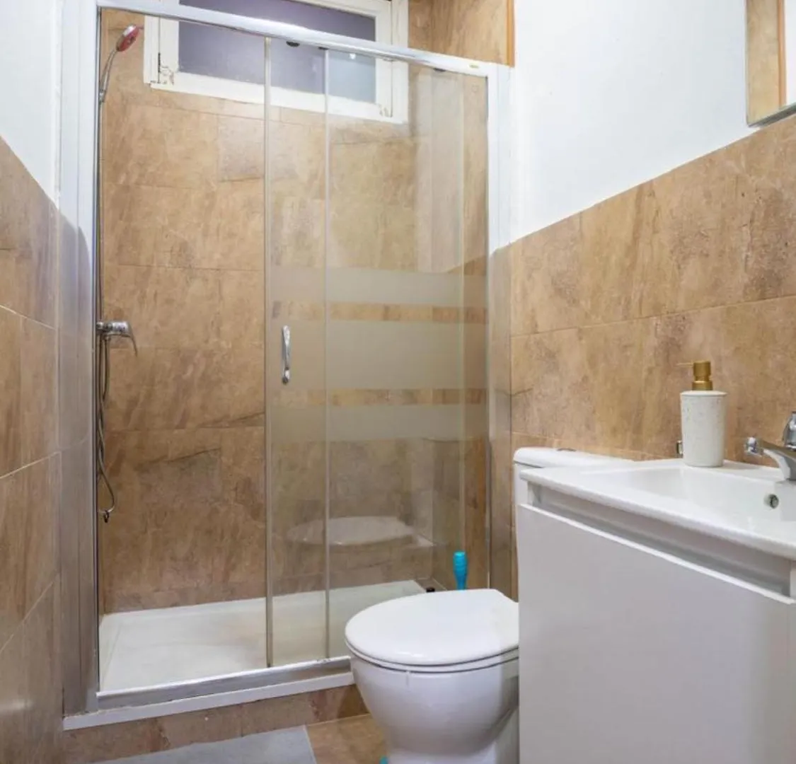Rooms In Spacious Apartment In City Center Barcelona 0*,